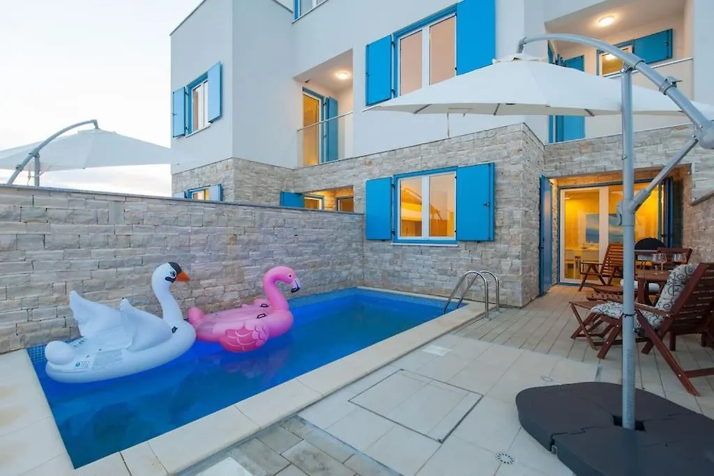Villa Miri Lily Privlaka  Holiday home