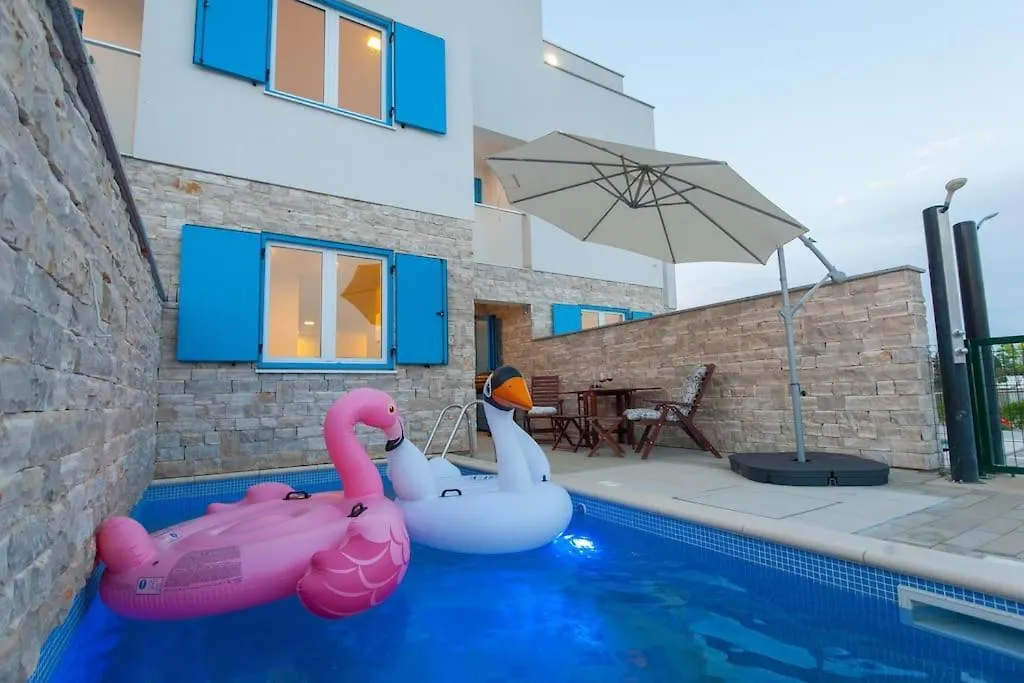 Holiday home Villa Miri Lily Privlaka